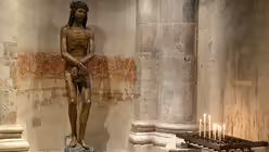  Der Schmerzensmann in Groß St. Martin ist für manchen Besucher Anlaufstelle für das persönliche Gebet. / © Beatrice Tomasetti (DR)