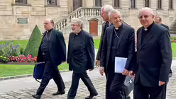 Die Bischöfe trudeln ein. (DR)