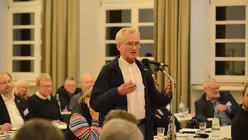 Die Delegierten dürfen Fragen zu dem Statement von Dr. Claudia Lücking-Michel stellen. / © Tomasetti (DR)