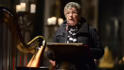 Die Di&ouml;zesanvorsitzende der kfd Lydia Wallraf-Kl&uuml;nter bei der Begr&uuml;&szlig;ung zu dieser Jubil&auml;umsabschlussfeier / &copy; Beatrice Tomasetti (DR)