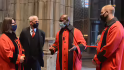 Die Domschweizer Nicole Reitgruber, Tshiswaka Kajinga Kabos und Marco Felgenheuer im Gespräch / © Beatrice Tomasetti (DR)