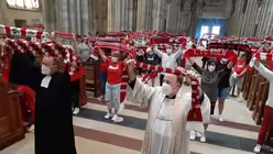 ... die FC-Hymne von der Orgel gespielt. / &copy; Johannes Schr&ouml;er