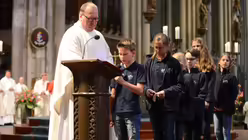 Die F&uuml;rbitten tragen Kinder vor. / &copy; Beatrice Tomasetti (DR)