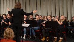 Die Jugendlichen der Ursulinenschule musizieren unter der Leitung von Erika Buchholz / © Beatrice Tomasetti (DR)