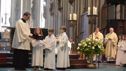 Die Kommunionkinder sprechen das Kyrie / © Beatrice Tomasetti (DR)