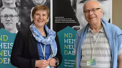 Die ND-Leiterin freut sich über den prominenten Redner Pater Klaus Mertes / © Beatrice Tomasetti (DR)