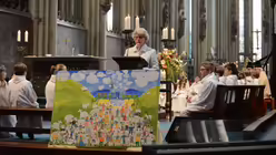 Die Rektorin der Domsingschule, Gertrud Trebels, tr&auml;gt die Lesung vor. / &copy; Beatrice Tomasetti (DR)