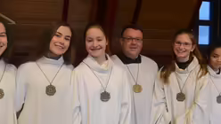 Die Sängerinnen der neunten Klassen sind stolz auf die begehrte Medaille / © Beatrice Tomasetti (DR)