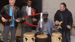 Die Samson Kidane-Band aus Eritrea und Friends sorgt f&uuml;r musikalische Abwechslung. / &copy; Tomasetti (DR)