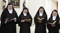 Die Schwestern während des Gottesdienstes beim Chorgesang / © Beatrice Tomasetti (DR)