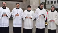 Die Seminaristen nehmen bei Hochfesten an der Liturgie des Domes teil, hier am Palmsonntag. / © Beatrice Tomasetti (DR)