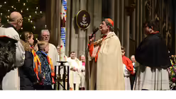 Die Sessionskerze hat das Kinderdreigestirn selbst gebastelt. / © Tomasetti (DR)