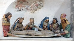 Diese Grablegung Christi aus dem 16. Jahrhundert gehört zu den wenigen Ausstattungsstücken der Kirche. / © Beatrice Tomsetti (DR)