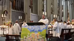 Domkantor Oliver Sperling singt das Credo. / &copy; Beatrice Tomasetti (DR)