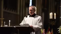 Domkapellmeister Eberhard Metternich beim Zwischengesang / &copy; Beatrice Tomasetti (DR)