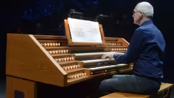 Domorganist Winfried B&ouml;nig spielt die Toccata / &copy; Beatrice Tomasetti  (DR)
