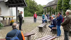 Dompropst Assmann auf dem Weg nach Köln (DR)