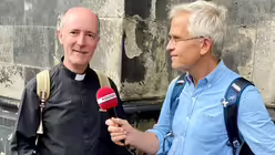 Dompropst Assmann im Gespr&auml;ch mit Chefredakteur Br&uuml;ggenj&uuml;rgen  (DR)