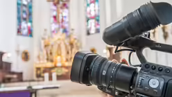 DOMRADIO.DE &uuml;bertr&auml;gt Gottesdienste live in Bild und Ton. / &copy; Ottersbach (DR)