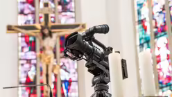 DOMRADIO.DE &uuml;bertr&auml;gt Gottesdienste live in Bild und Ton. / &copy; Ottersbach (DR)