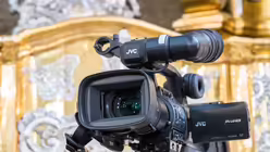 DOMRADIO.DE &uuml;bertr&auml;gt Gottesdienste live in Bild und Ton. / &copy; Ottersbach (DR)