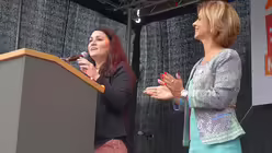 Die Veranstalterin Lamya Kaddor (l.) und (r.) die Autorin Jacqueline Bakir-Brader / © Matthias Milleker (DR)