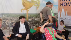 Mit Virtual Reality-Brillen durch den Mainzer Dom schweben (DR)