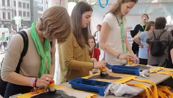 Jutebeutel zum Bemalen gibt es am Bistumsstand Regensburg (DR)