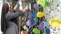 Gute Wünsche können bei der Kathedralpfarrei St.Sebastian Magdeburg geangelt werden (DR)