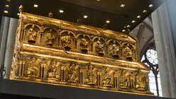 Hinter Panzerglas geschützt steht das Meisterwerk mittelalterlicher Goldschmiedekunst. / © Beatrice Tomasetti (DR)