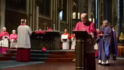 Dompropst Bachner erinnert an die seelsorglichen Stationen von Msgr. Markus Bosbach / &copy; Beatrice Tomasetti (DR)