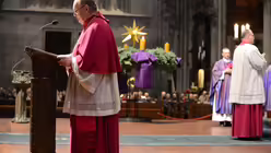 Dompropst Bachner berichtet, dass vor einer Ernennung das gesamte Domkapitel angeh&ouml;rt wird / &copy; Beatrice Tomasetti (DR)