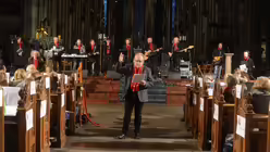 Janus Fröhlich gibt die Einsätze, bis es sitzt. / © Tomasetti (DR)