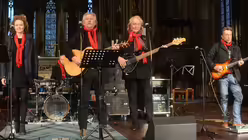 Sorgen f&uuml;r Stimmung, aber auch f&uuml;r Besinnung: die Kultband "Die H&ouml;hner". / &copy; Tomasetti (DR)