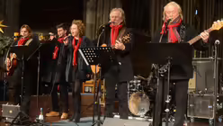 Wo sonst nur die Domch&ouml;re stehen, spielen einmal im Jahr die H&ouml;hner. / &copy; Tomasetti (DR)