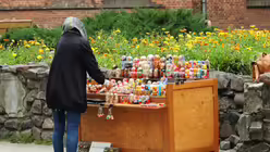 Besucher k&ouml;nnen t&auml;glich "typischen" lettischen Nippes kaufen / &copy; Friederike Seeger