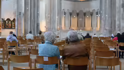 Ehepaare dürfen selbstverständlich zusammensitzen. / © Beatrice Tomsetti (DR)