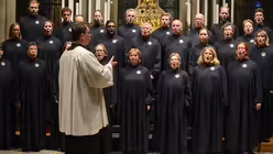 Ein Bild aus der Zeit vor Corona: Die Domkantorei im Einsatz. / &copy; Beatrice Tomasetti (DR)