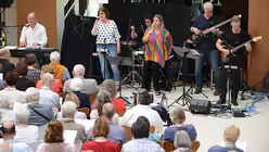 Ein musikalisches Urgestein f&uuml;r neues geistliches Liedgut: die Gruppe Ruhama / &copy; Beatrice Tomasetti  (DR)