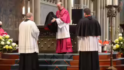 Einführung von Domvikar Jörg Stockem / © Beatrice Tomasetti (DR)