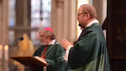 Einführung von Domvikar Jörg Stockem / © Beatrice Tomasetti (DR)