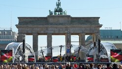 Feierlichkeiten zum Tag der Deutschen Einheit am Brandenburger Tor in Berlin / © Rainer Jensen