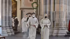 Einzug zum feierlichen Pontifikalamt. / © Beatrice Tomasetti (DR)