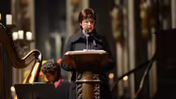 Elisabth Bungartz vom kfd-Di&ouml;zesanvorstand tr&auml;gt die Lesung aus der Offenbarung vor / &copy; Beatrice Tomasetti (DR)