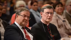 Ernste Mienen zu einem ernsten Thema: "Was uns der Tod zu denken gibt" / &copy; Beatrice Tomasetti (DR)