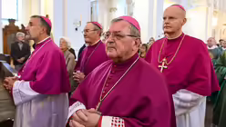 Bischöfe im Dom zu Fulda / © Harald Oppitz (KNA)