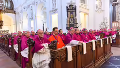 Bisch&ouml;fe im Dom zu Fulda / &copy; Harald Oppitz (KNA)
