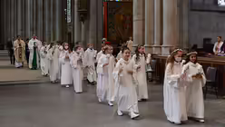 Erstkommunion der Kölner Domsingschule im Kölner Dom / © Beatrice Tomasetti (DR)