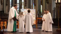 Erstkommunion der Kölner Domsingschule im Kölner Dom / © Beatrice Tomasetti (DR)