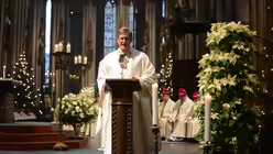 Erzbischof Kardinal Woelki predigt &uuml;ber die St&auml;rke von sanftm&uuml;tigen und barmherzigen Menschen / &copy; Beatrice Tomasetti (DR)